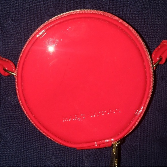 Marc Jacob’s cherry Red Circle Patent Leather Mini Crossbody Bag NEW - Picture 3 of 9